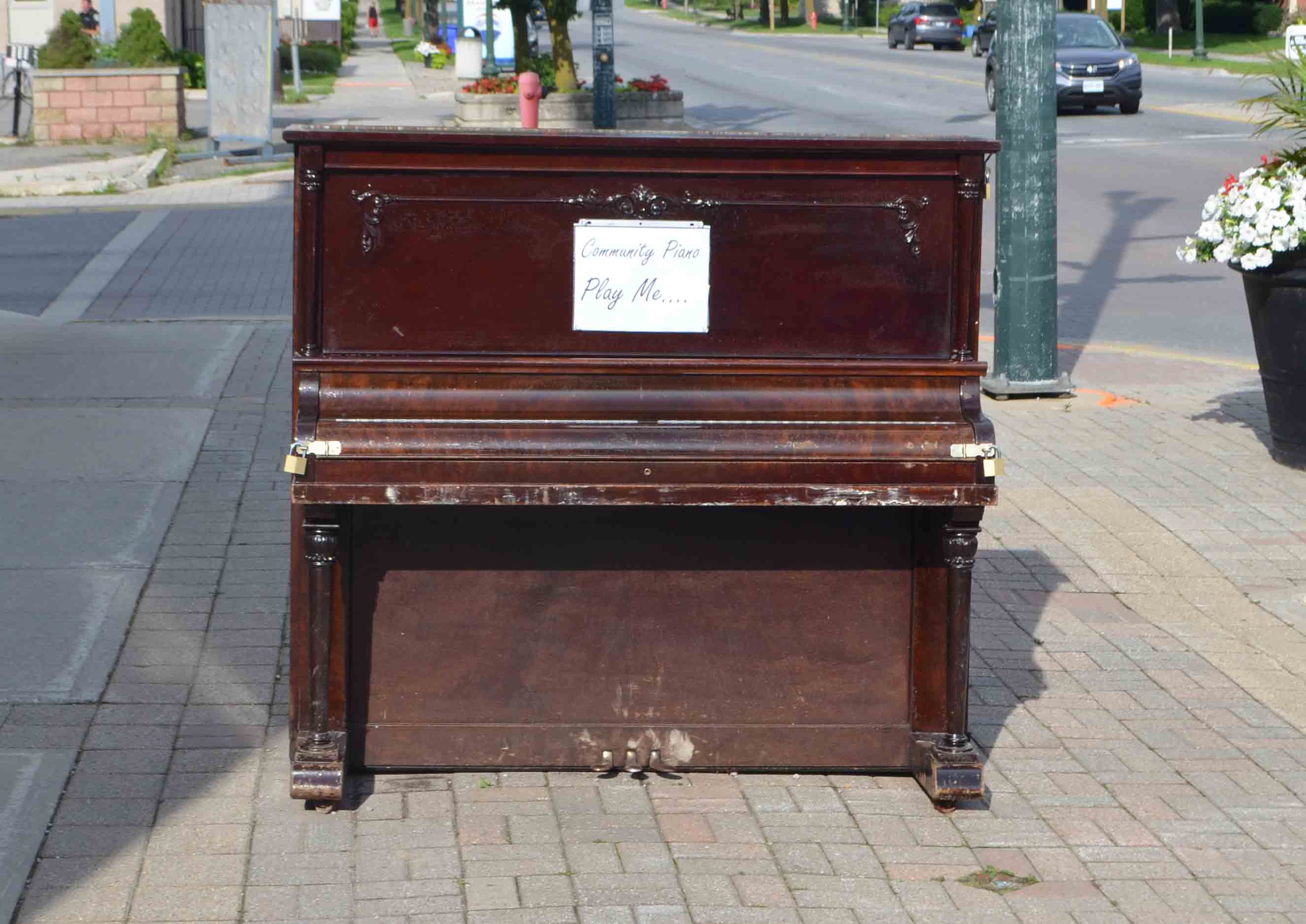 piano on the sidewalk